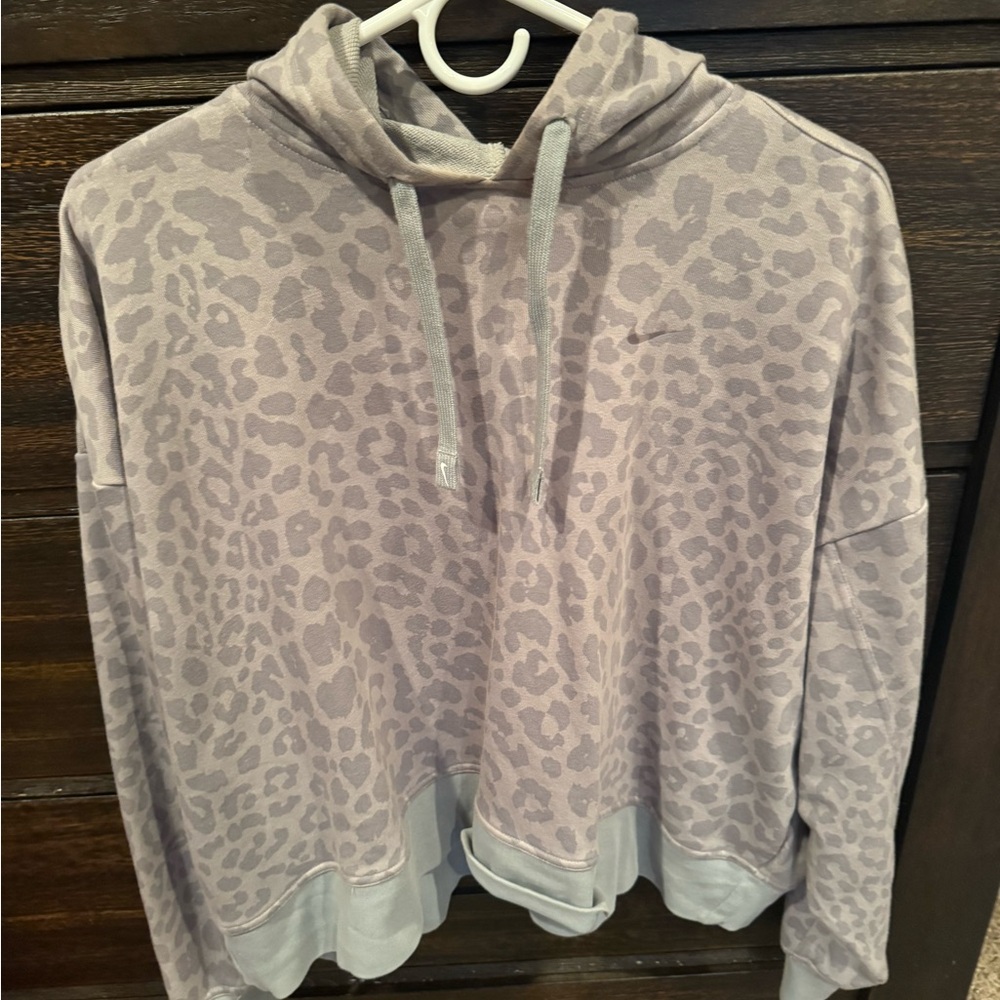 Nike Women’s Light Purple Leopard-Print Hoodie Sweater